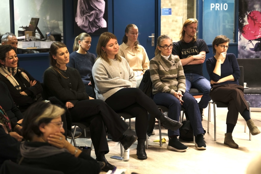 Deltakere på folkedialog om kvinners rettigheter